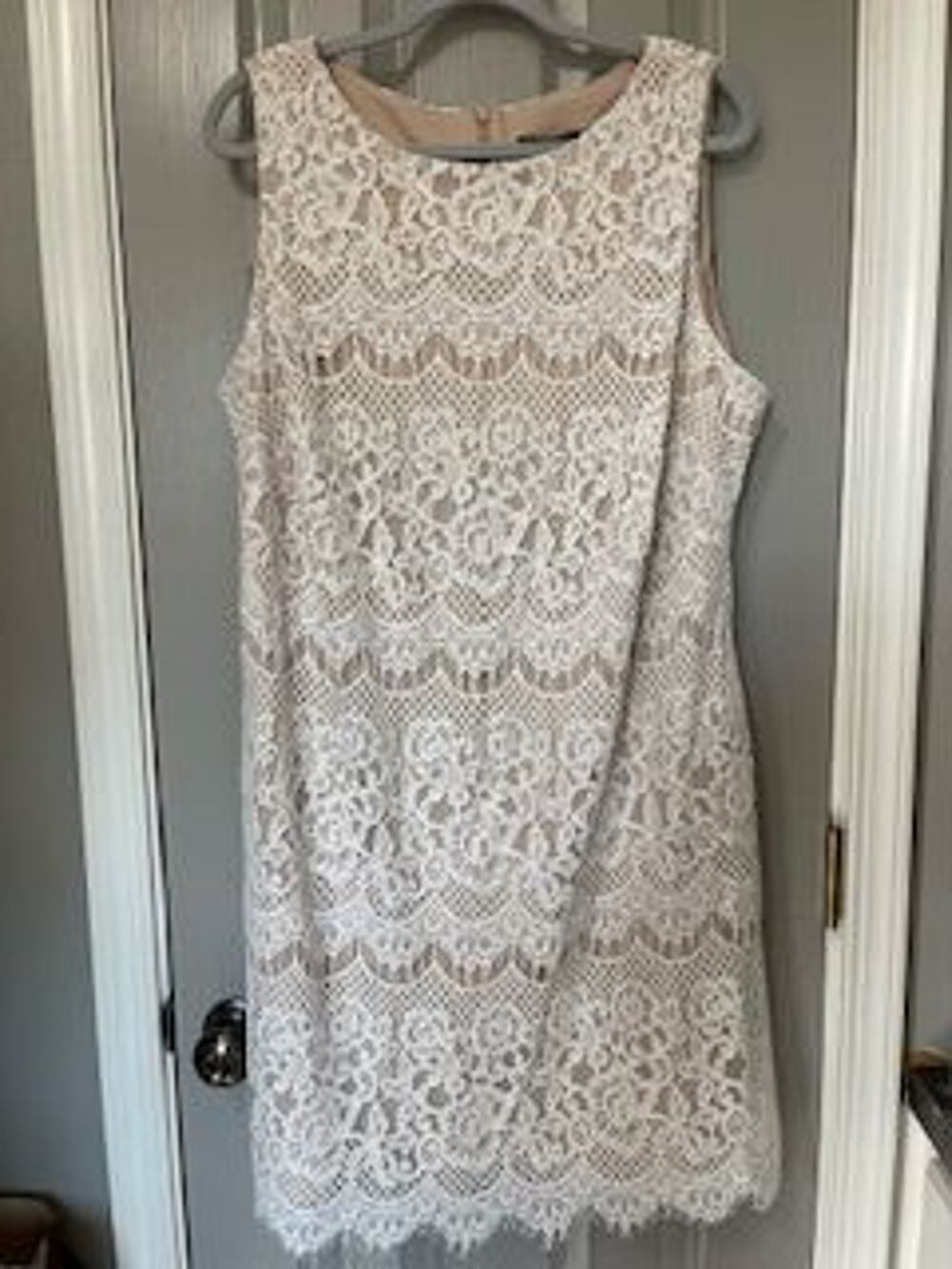 #D104 PRE-LOVED Jessica Howard lace sleeveless shift dress size 16w